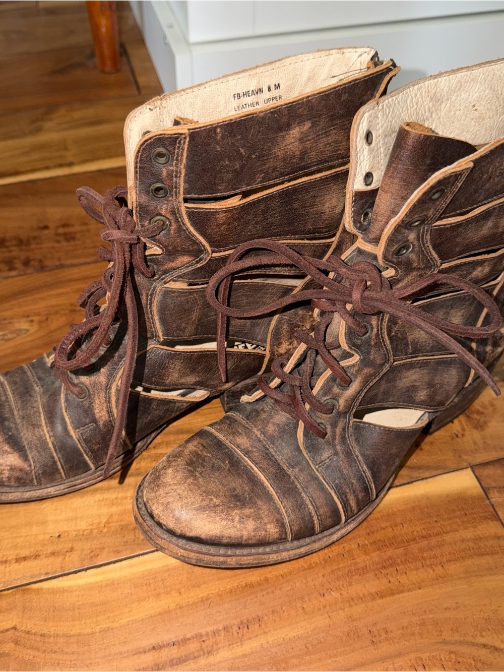 Freebird by Steven Heaven distressed brown leather boots sz 8